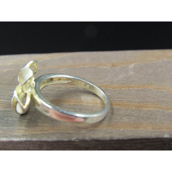 Size 6.75 Sterling Silver Single Cubic Zirconia Flower Band Ring - Picture 3 of 6